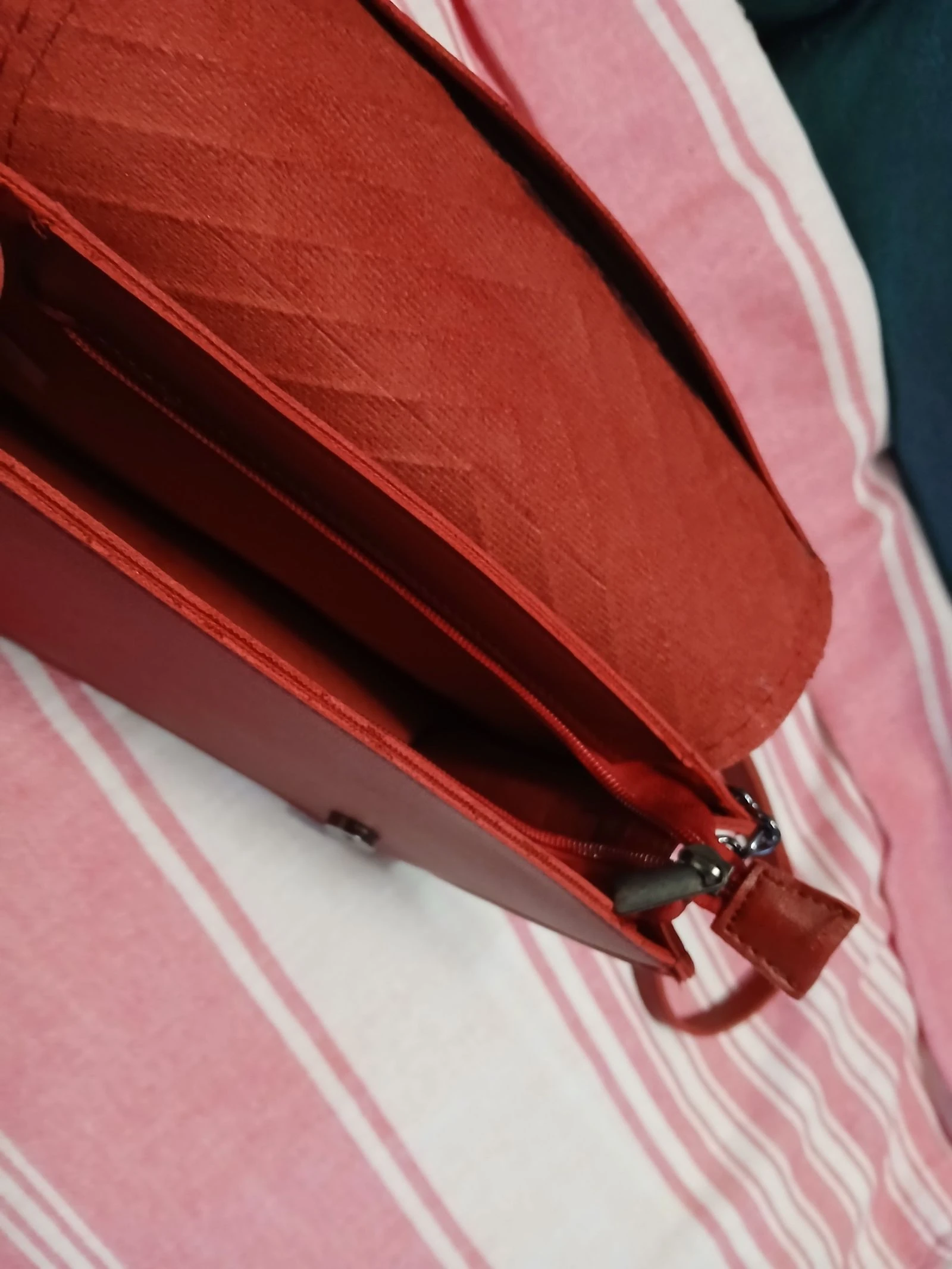 Bolso rojo burdeos chic – photo 3